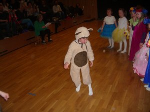 En bjørn våkner av vintersøvnen